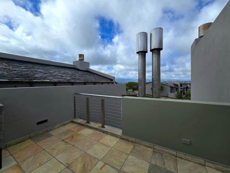 To Let 2 Bedroom Property for Rent in Oubaai Western Cape